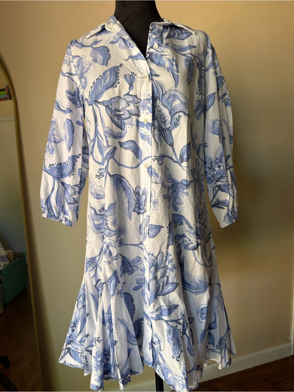 Cynthia Steffe cotton dress button down blue and white knee ruffle hem small